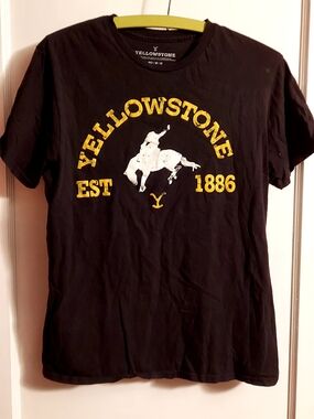 Yellowstone Black Graphic Tee with Yellow & White Print